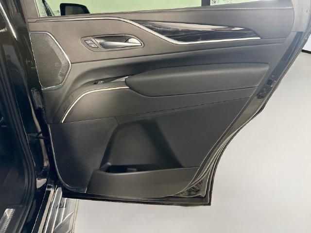 Used 2021 Cadillac Escalade Sport RWD image 27