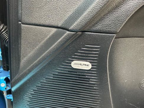 Used 2015 Dodge Challenger R/T RWD image 7