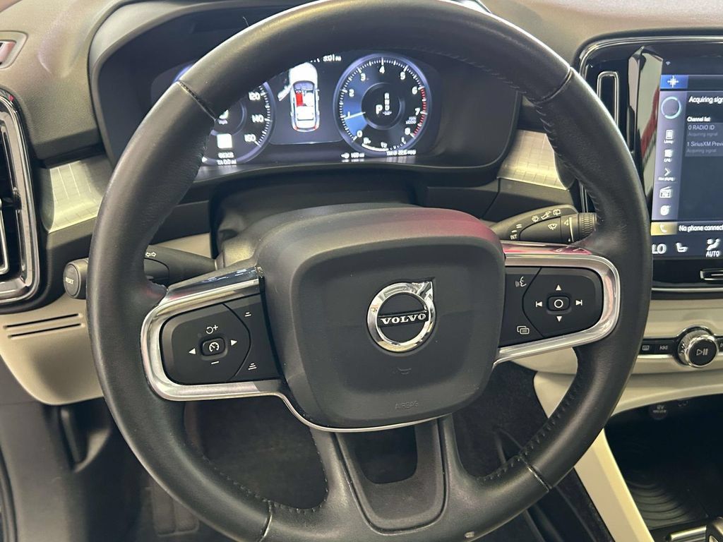 Used 2019 Volvo XC40 T5 Momentum AWD/4WD image 20