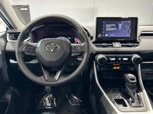 Used 2023 Toyota RAV4 LE AWD/4WD image 9