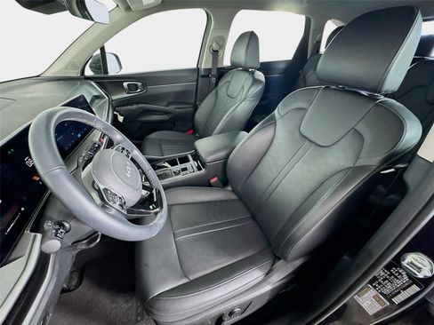 Certified 2025 Kia Sorento EX FWD image 11