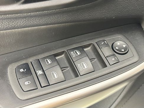 Used 2022 Jeep Cherokee Latitude Lux w/ Sun & Sound Group image 17