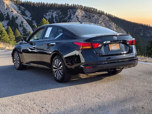 Used 2024 Nissan Altima 2.5 SV image 4