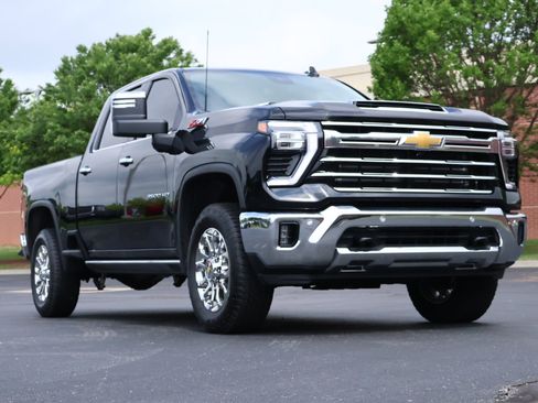 New 2026 Chevrolet Silverado 2500 LTZ w/ LTZ Convenience Package AWD/4WD image 1