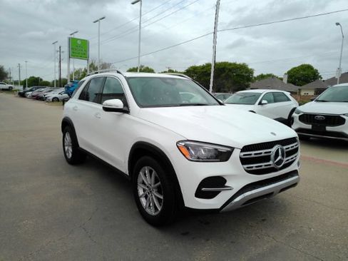 Used 2024 Mercedes-Benz GLE 450e 4MATIC image 4