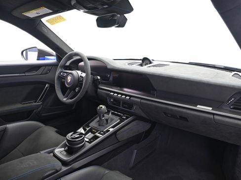 Certified 2025 Porsche 911 GT3 RWD image 19