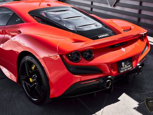 Used 2022 Ferrari F8 Tributo RWD image 11