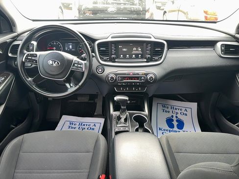Used 2020 Kia Sorento S image 13