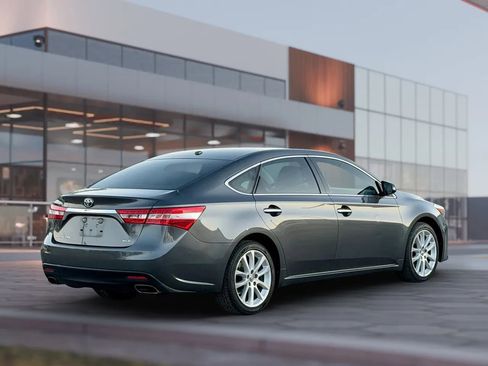Used 2013 Toyota Avalon XLE image 10