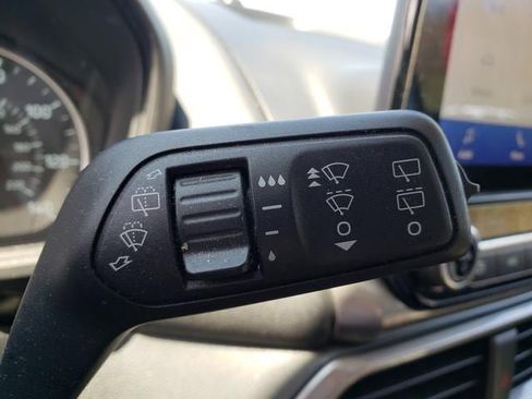 Used 2021 Ford EcoSport SE image 25
