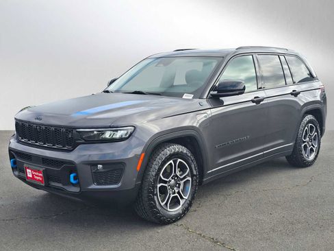 Used 2023 Jeep Grand Cherokee Trailhawk w/ Advanced Protech Group II AWD/4WD image 8
