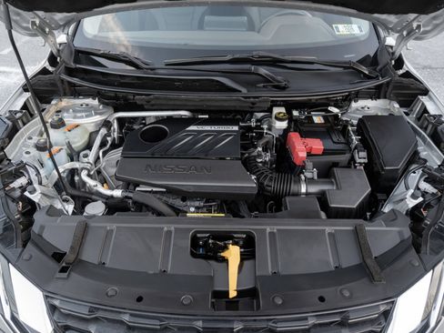 Used 2023 Nissan Rogue SV image 41