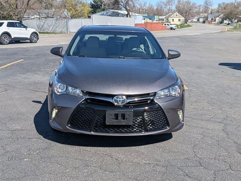 Used 2017 Toyota Camry XSE w/ Moonroof Package image 2