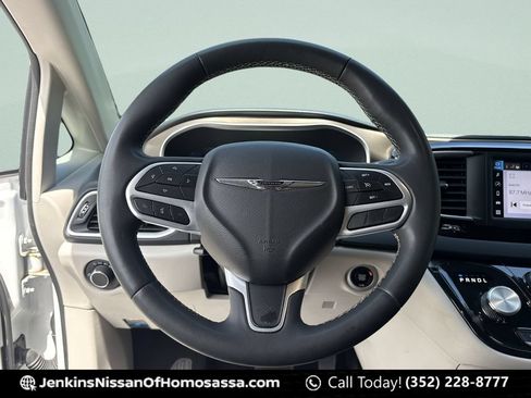 Used 2023 Chrysler Voyager LX FWD image 41