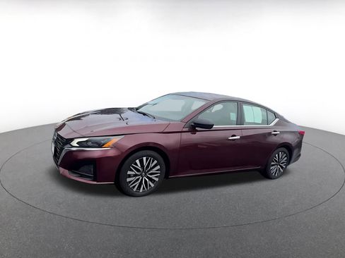 Used 2025 Nissan Altima 2.5 SV image 8