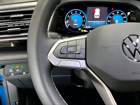 New 2026 Volkswagen Atlas Cross Sport SE image 17