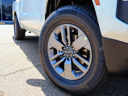 New 2026 Nissan Frontier SV w/ Tow Package AWD/4WD image 17