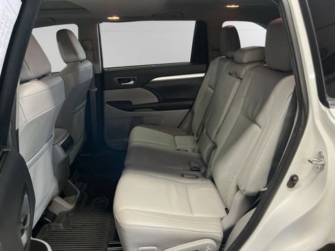 Certified 2018 Toyota Highlander XLE image 13
