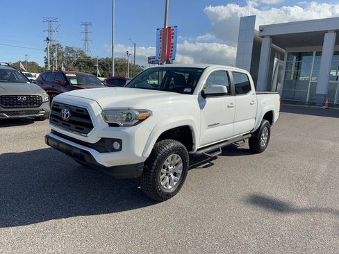 Used 2017 Toyota Tacoma SR5 image 2