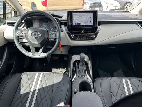 Used 2025 Toyota Corolla LE FWD image 16