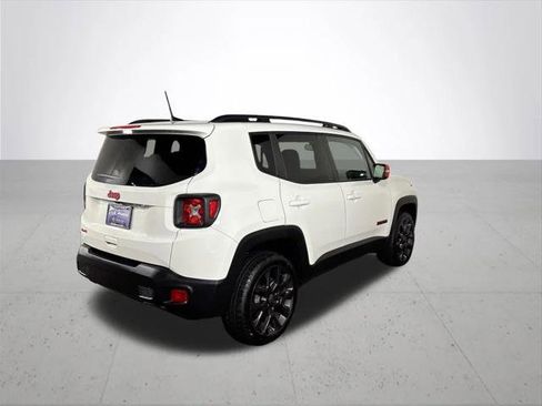 Certified 2023 Jeep Renegade Latitude w/ Sun/Sound Group AWD/4WD image 7