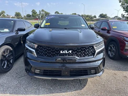 Used 2022 Kia Sorento EX w/ Panoramic Sunroof Package FWD image 2