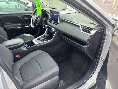 Used 2025 Toyota RAV4 LE AWD/4WD image 28