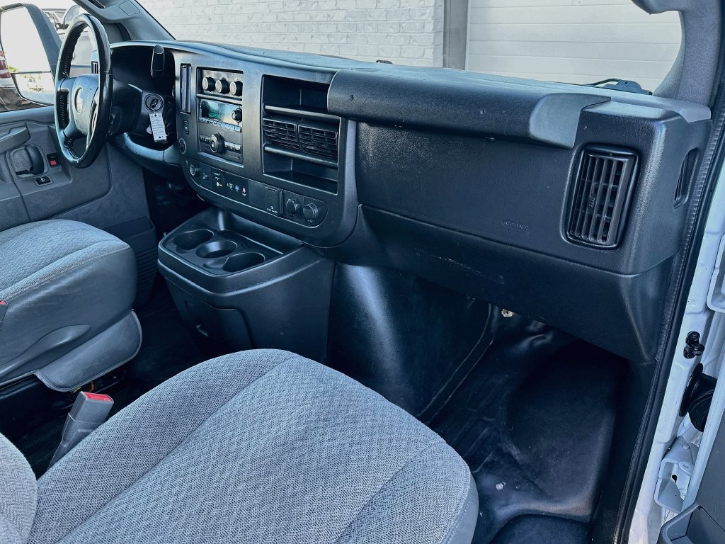 Used 2020 Chevrolet Express 3500 w/ Power Convenience Package RWD image 31