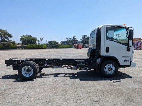 New 2025 Isuzu NPR image 5