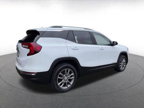 Used 2024 GMC Terrain SLT AWD/4WD image 14