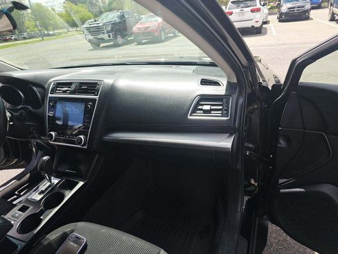 Used 2018 Subaru Outback 2.5i Premium AWD/4WD image 14