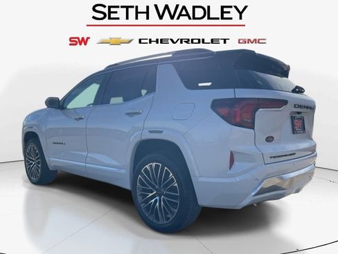 New 2026 GMC Terrain Denali w/ LPO, Black Badging Package image 5