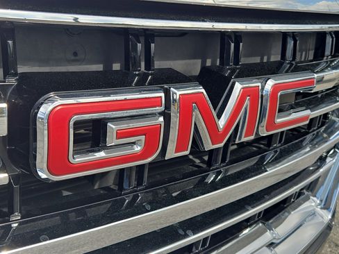 Used 2023 GMC Yukon SLT image 6