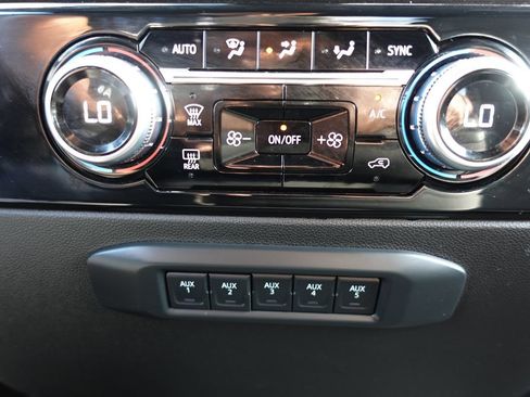 Used 2024 GMC Sierra 3500 SLE AWD/4WD image 52