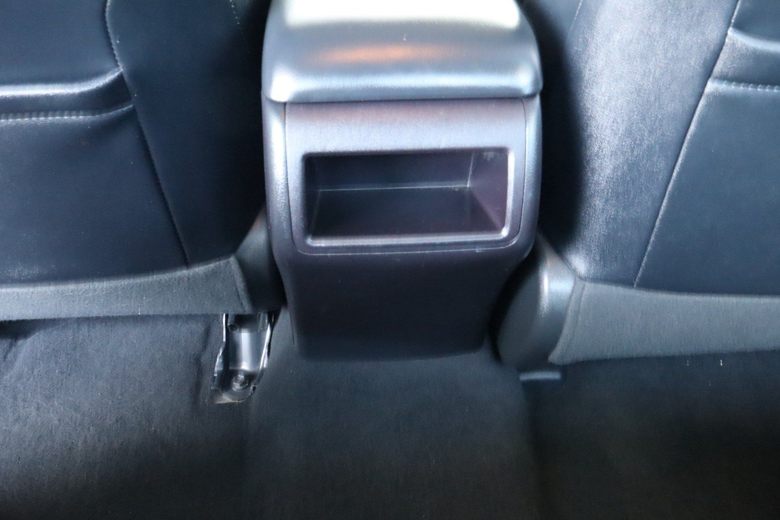 Used 2017 Toyota Camry SE FWD image 34