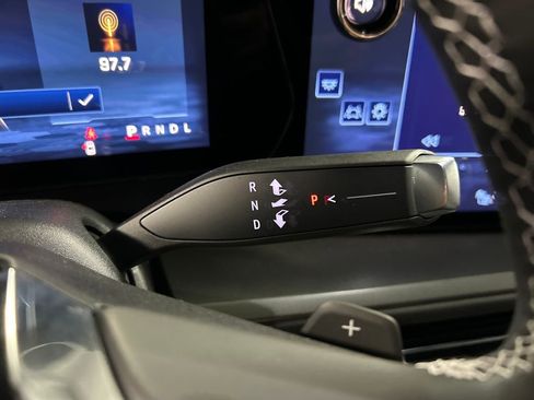 Used 2025 Chevrolet Traverse LT w/ Driver Confidence Package image 20