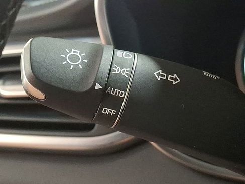 Used 2023 Genesis G70 3.3T image 21