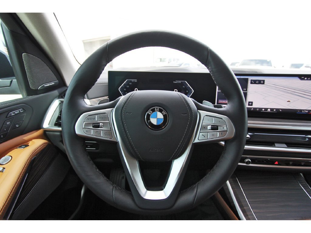 Used 2026 BMW X7 xDrive40i AWD/4WD image 15