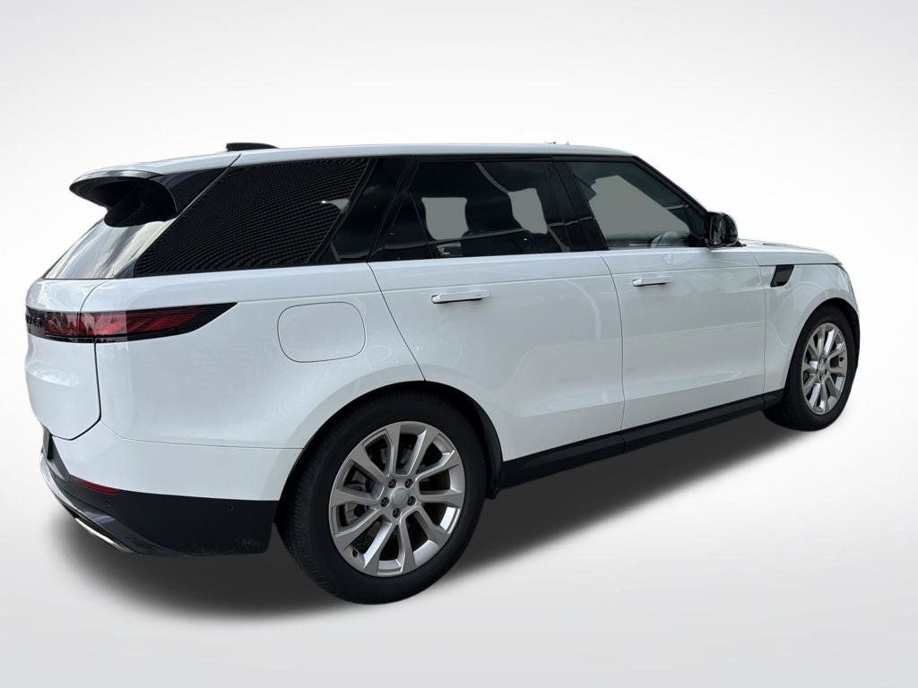 Used 2025 Land Rover Range Rover Sport SE AWD/4WD image 4