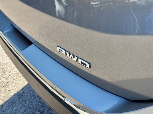 Used 2023 GMC Terrain SLT image 6