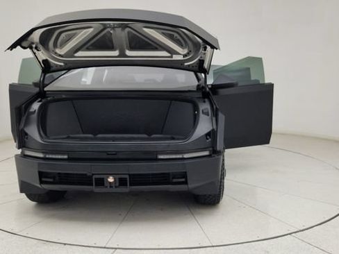 Used 2024 Tesla Cybertruck AWD Crew Cab image 14