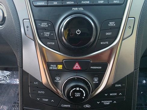 Used 2012 Hyundai Azera Base 4dr Sedan image 32