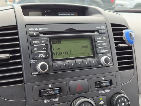 Used 2012 Kia Sedona LX w/ PWR Pkg FWD image 17