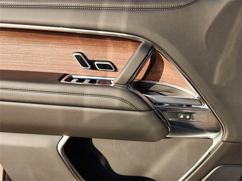 New 2026 Land Rover Range Rover SE image 16