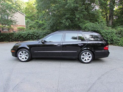 Used 2008 Mercedes-Benz E 350 4MATIC Wagon image 3