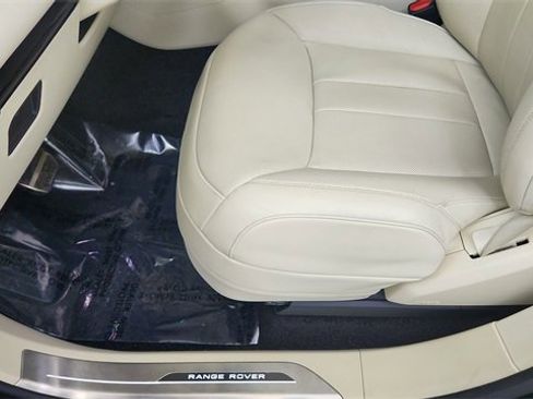 Used 2024 Land Rover Range Rover Long Wheelbase SE image 36