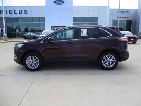 Used 2024 Ford Edge SEL w/ Convenience Package AWD/4WD image 3