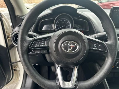Used 2019 Toyota Yaris LE image 13