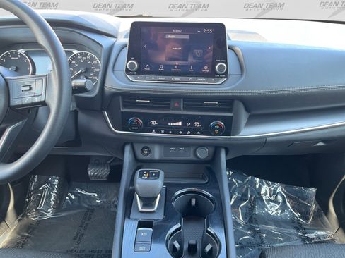 Used 2024 Nissan Rogue SV AWD/4WD image 13