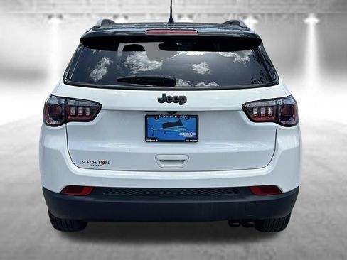 Used 2020 Jeep Compass Latitude FWD image 6